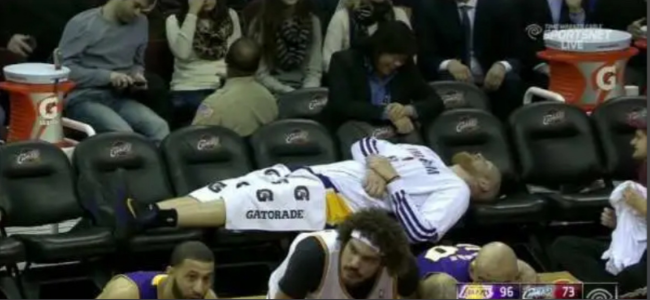 开云APP-太太惨了！勇士紧急签32+12中锋！1天连伤3人！库里被迫带伤临时上阵！